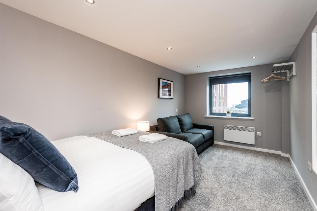 Host Apartments - Contemporary 3 Bed Apt With Balcony - Perfect For Long Stays Liverpool Exterior photo