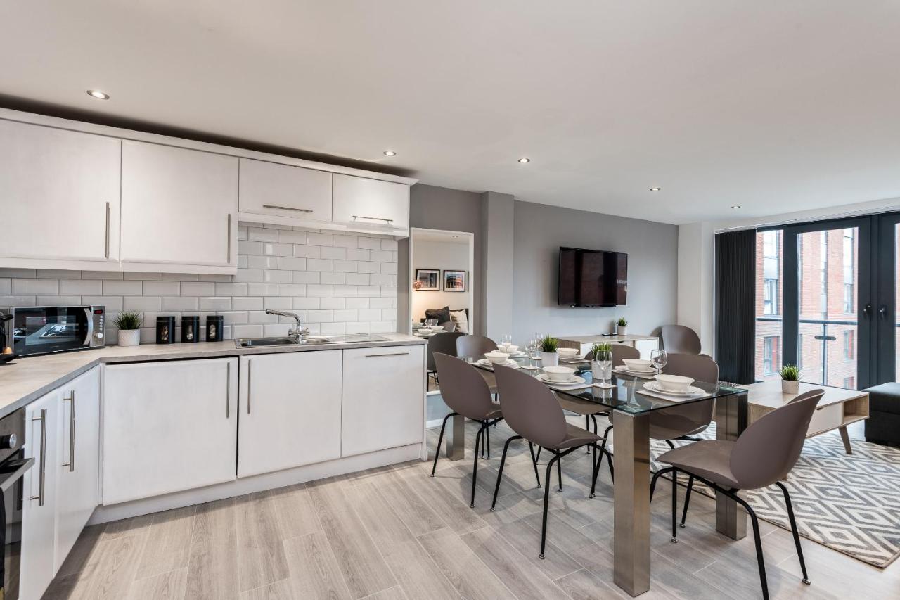 Host Apartments - Contemporary 3 Bed Apt With Balcony - Perfect For Long Stays Liverpool Exterior photo